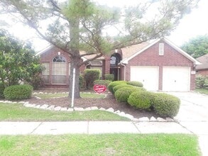 Building Photo - 4939 Linden Pl