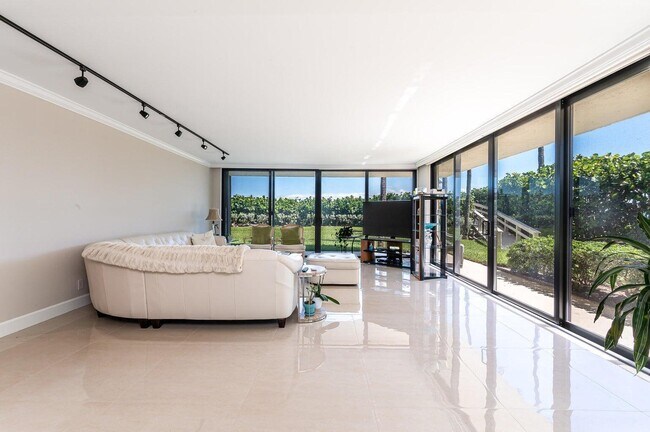 Foto del edificio - 3390 S Ocean Blvd
