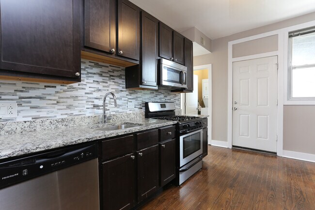 Foto del edificio - 2647 W Potomac Ave