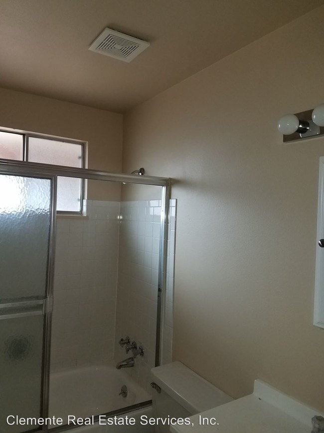 Building Photo - 4 br, 2 bath House - 4715 Debonair Circle