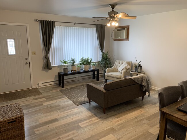 Foto del edificio - 619 E 2nd St