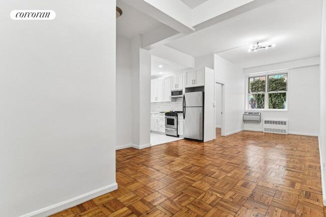 Building Photo - 401 W 56th St