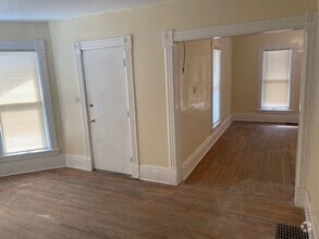 Building Photo - 1330 S 9th St