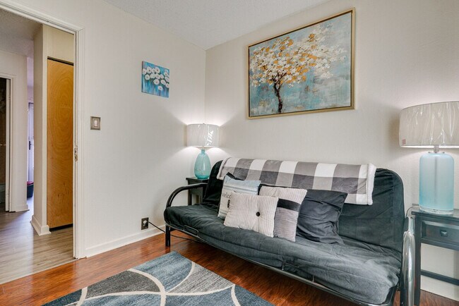 Foto del edificio - 1111 E Grant St