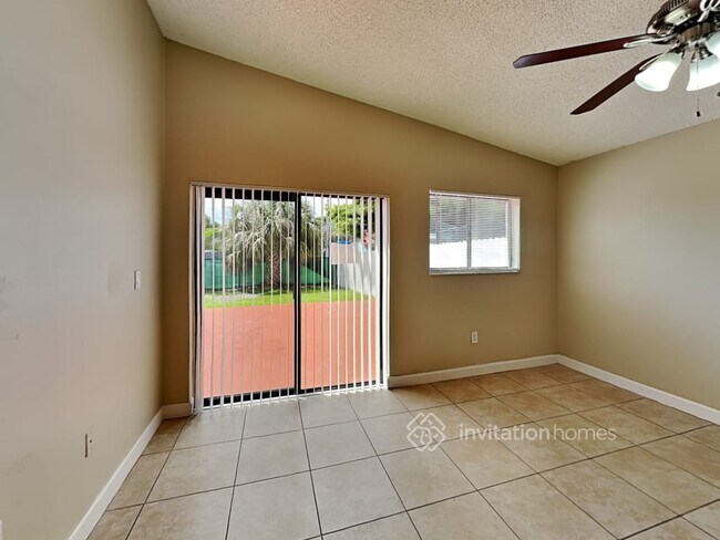 Building Photo - 2940 W 68th Pl