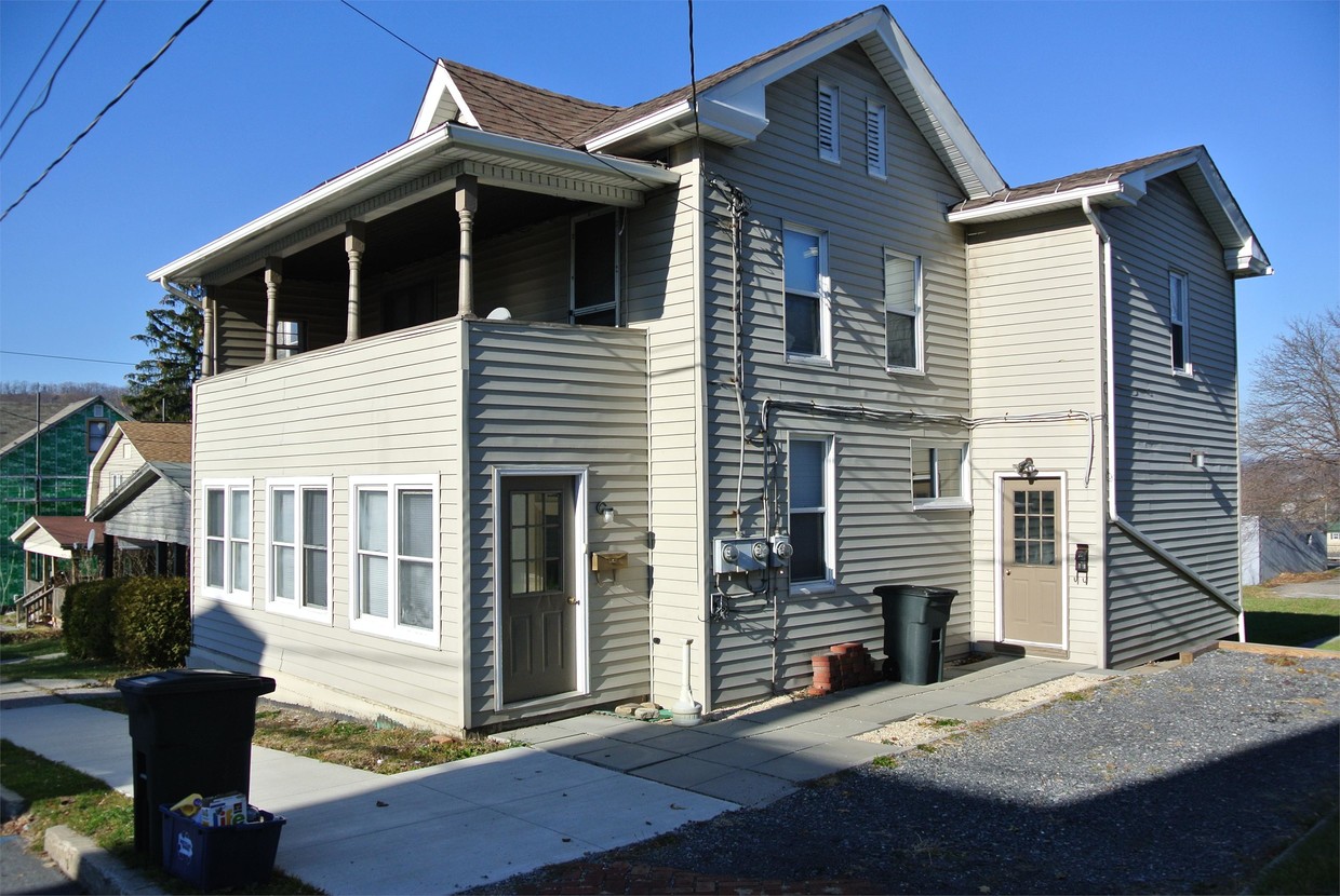 Primary Photo - 2310 4th St