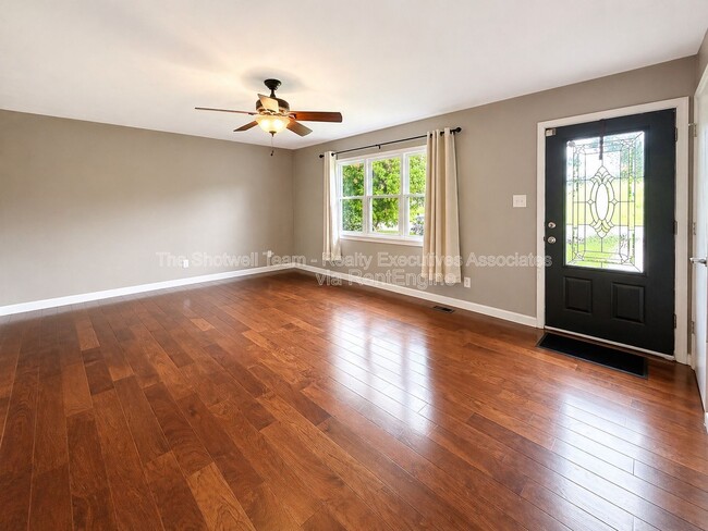 Photo - 6400 Shetland Dr House