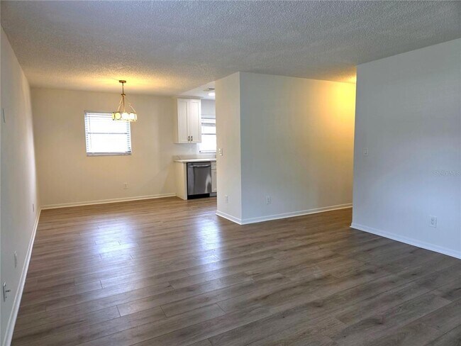 Foto del edificio - 534 93rd Ave N