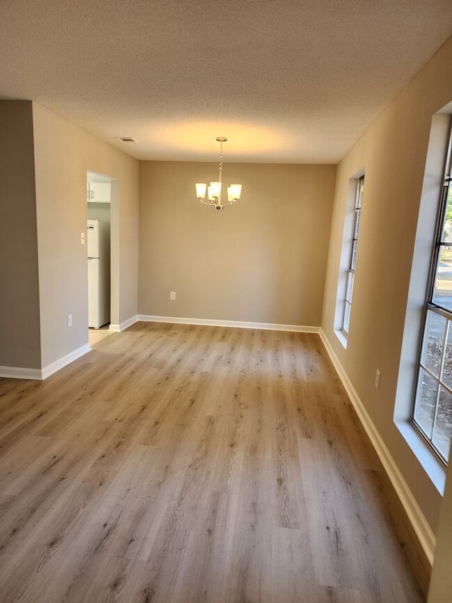 Foto del edificio - 3 Bedroom, 2 Bath Southside home on a larg...