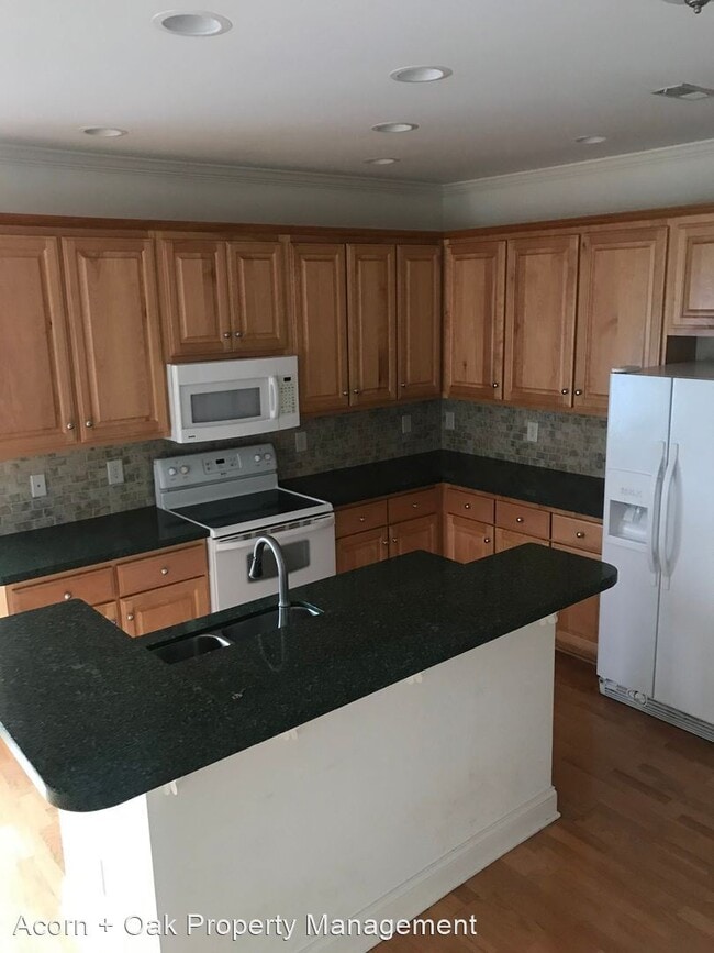 Building Photo - 3 br, 3 bath House - 813 Quiet Woods Place