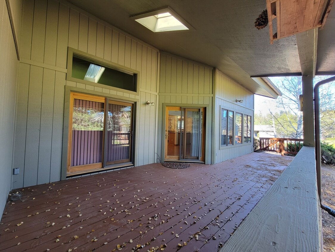 Building Photo - 6209 E Willow Loop