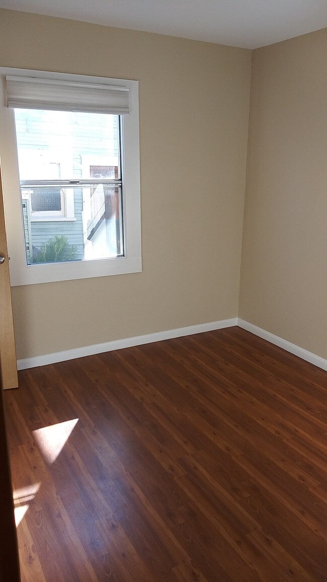 Building Photo - 949 San Pablo Ave