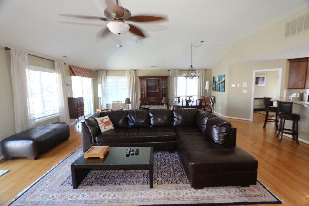 Primary Photo - 502 Surfside Ave