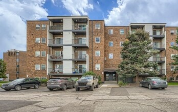 Building Photo - 1200 Golden Cir