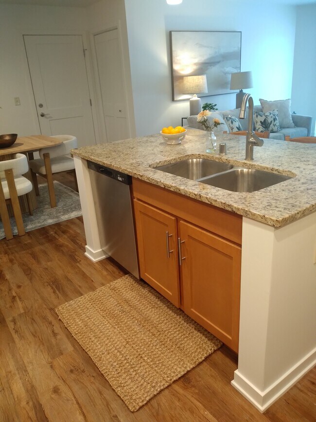 Foto del edificio - 2741 Hidden Dr