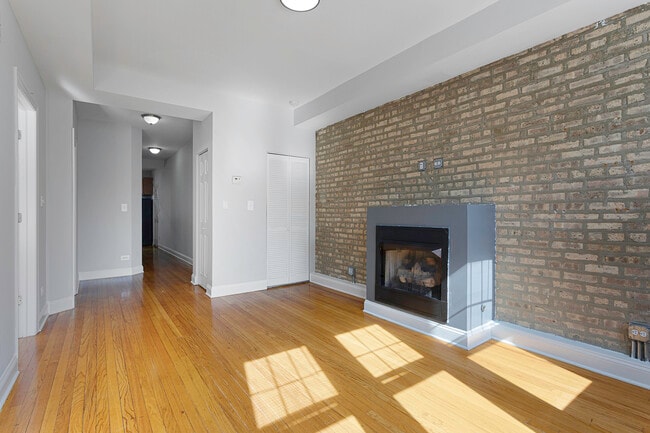 Building Photo - 7328 N Damen Ave