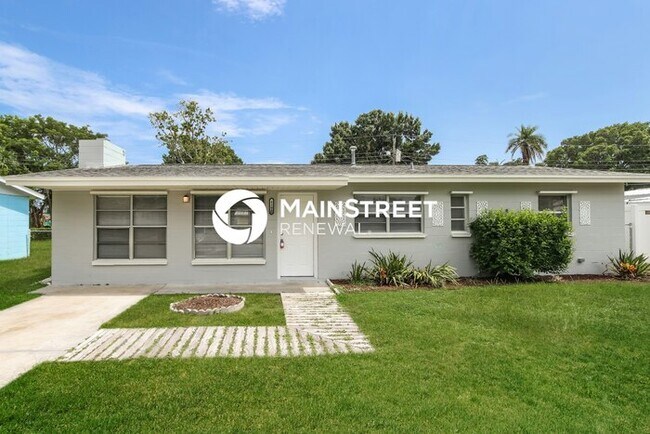 Building Photo - 4 Bedroom Pet-Friendly Home in Melbourne, FL with Main Street Renewal