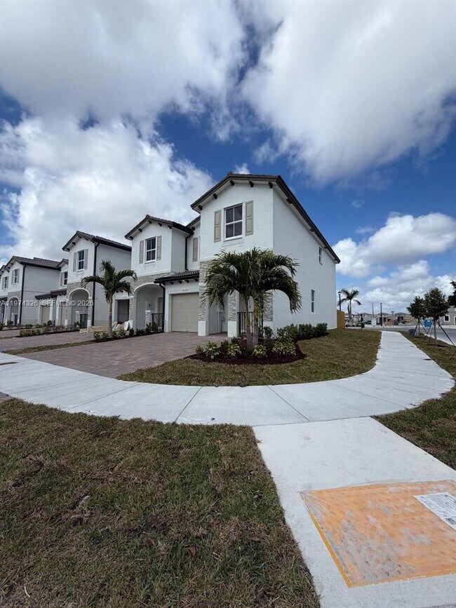 Foto del edificio - 2574 SE 25th Ct