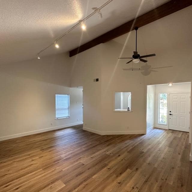 Foto del edificio - 451 E Muncie Ave
