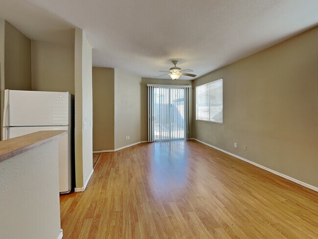 Building Photo - 1213 E Graham Trl