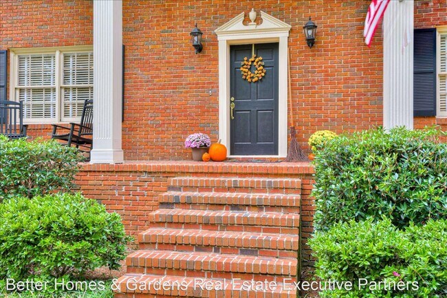 Foto del edificio - 5 br, 3.5 bath House - 435 Waverly Drive