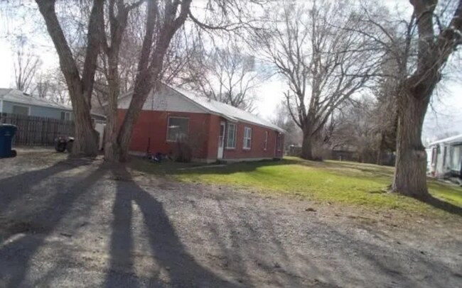 Building Photo - F237IE