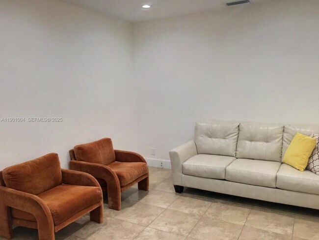 Foto del edificio - 3515 Van Buren St