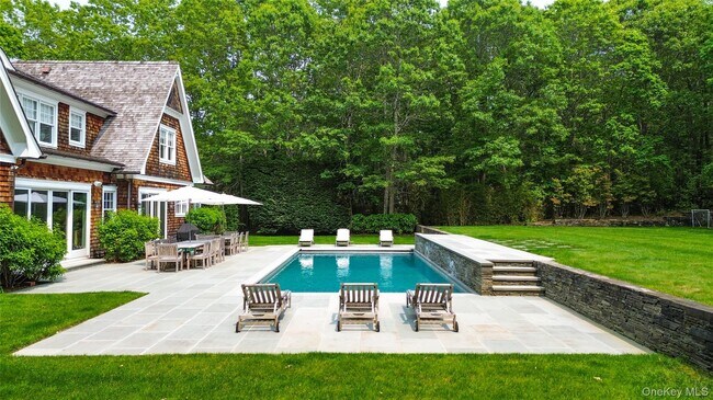Foto del edificio - 14 West Hills Ct