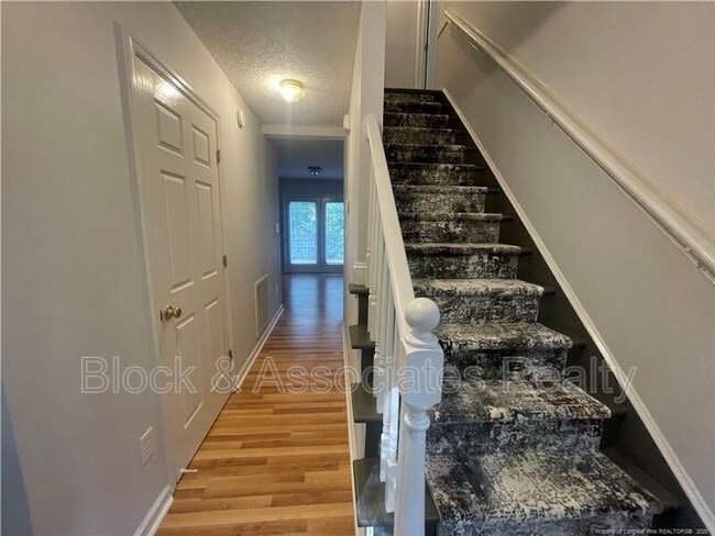 Building Photo - 4219 Arbutus Dr