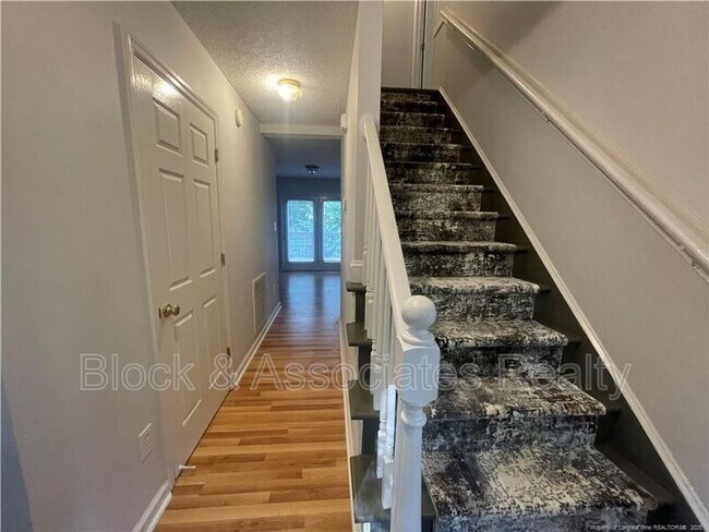 Foto del edificio - 4219 Arbutus Dr