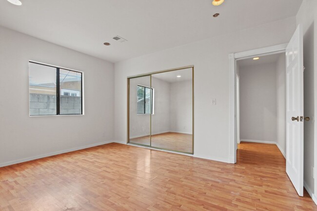 Building Photo - 9858 Park St