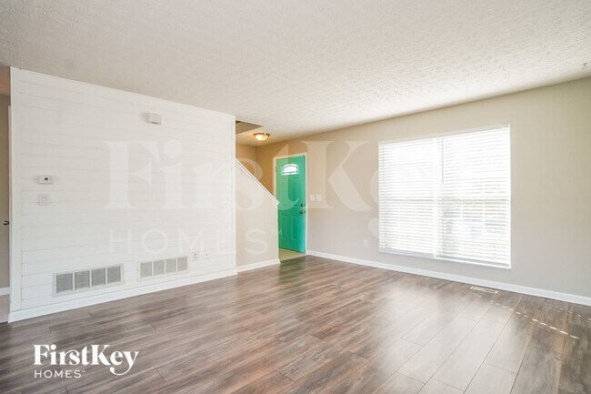 Foto del edificio - 692 Windy Hill Ln