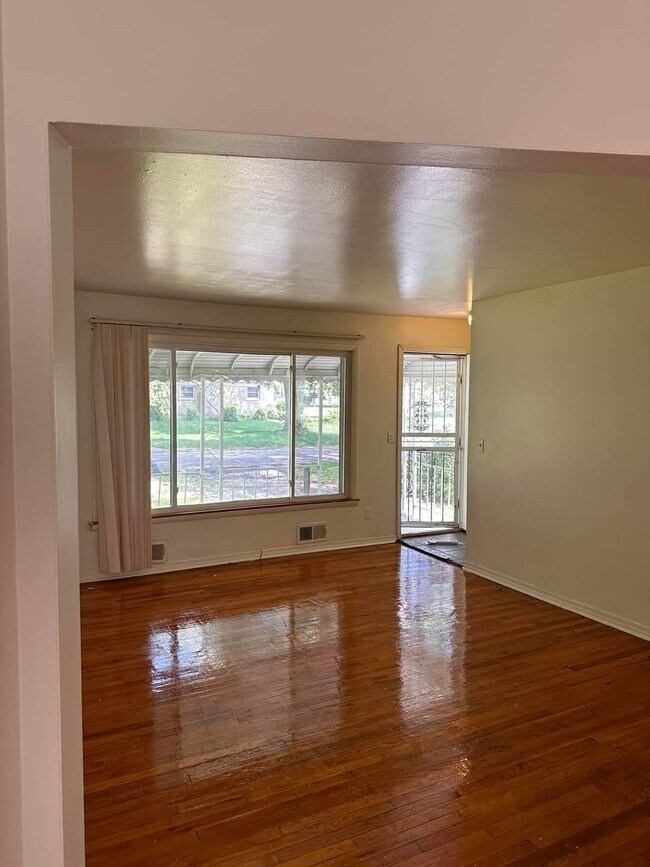 Foto del edificio - 6507 Cranwood Dr