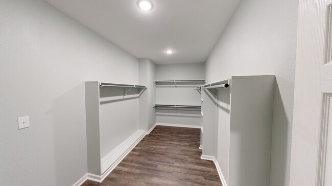 Building Photo - 13016 Clydesdale