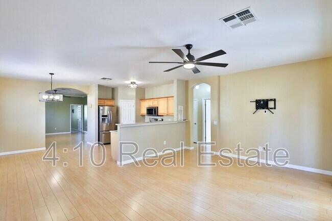 Building Photo - 2695 E Harrison Ct