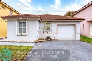 Foto principal - 6790 NW 69th Ct