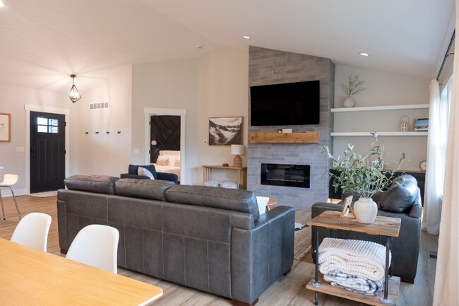 Foto del edificio - 7269 Yellowstone Dr