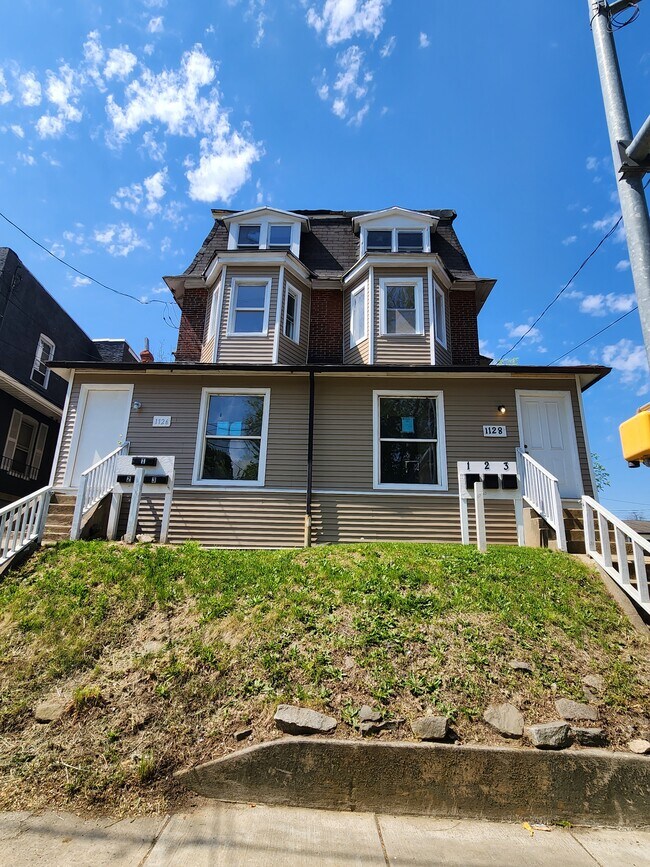 Building Photo - 1128 Kerlin St