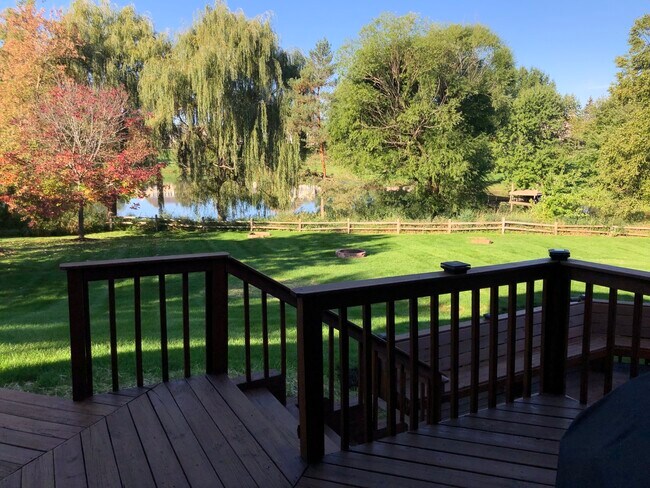 Foto del edificio - 23010 Thornhill Ct