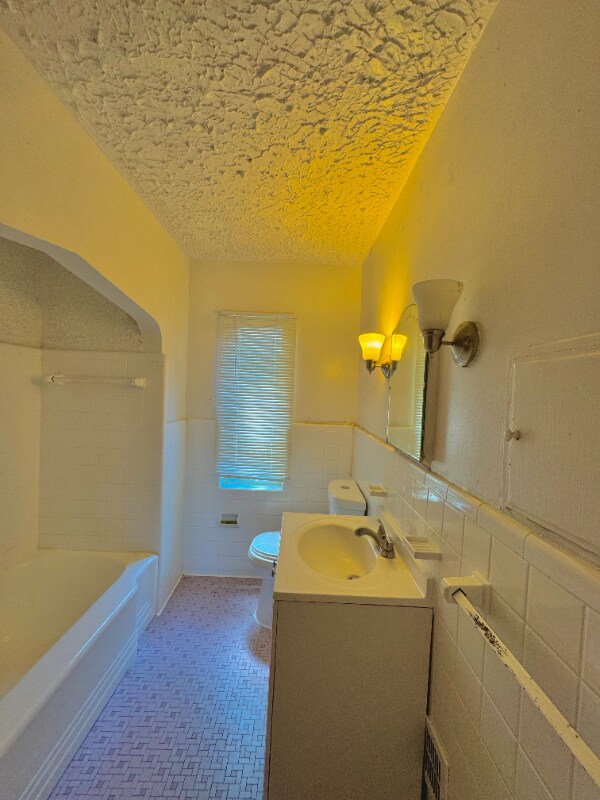 Foto del edificio - 5074 Chalmers St