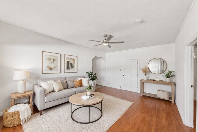 Foto del edificio - 1427 N Kingsley St