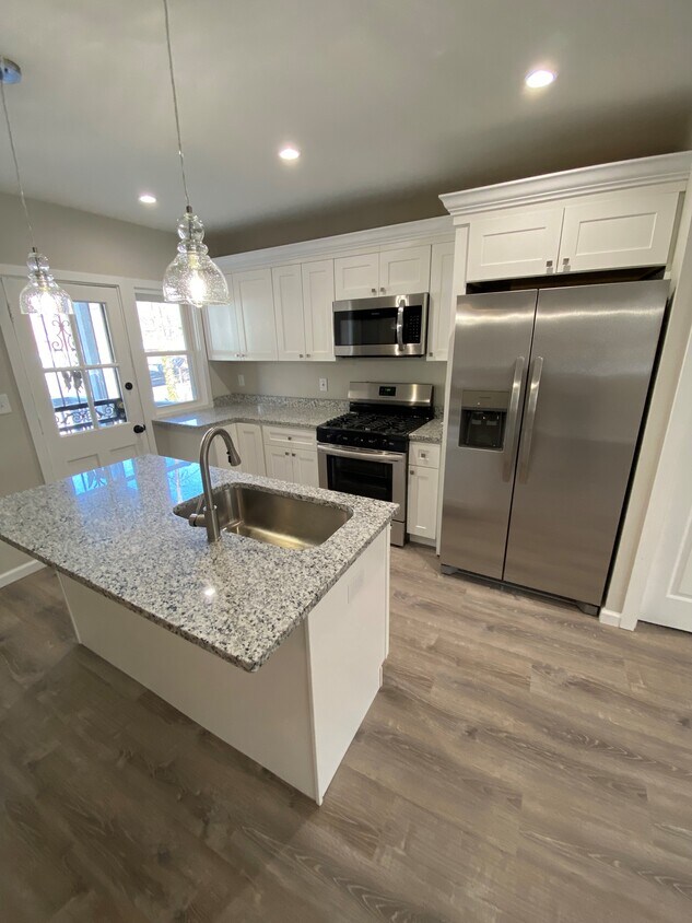 Foto principal - 950 Argonne Dr