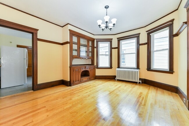 Building Photo - 652 South St