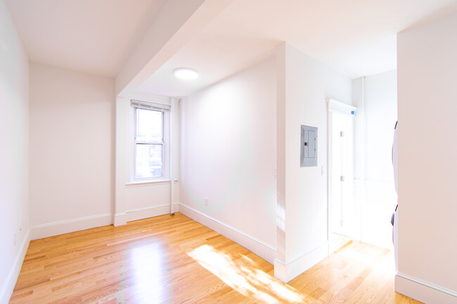 Foto del edificio - 210 Hemenway St