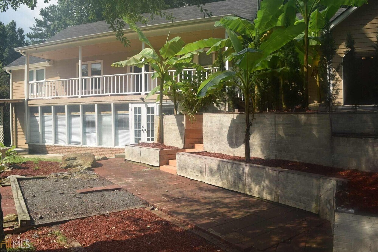 Primary Photo - 281 Mayfield Rd
