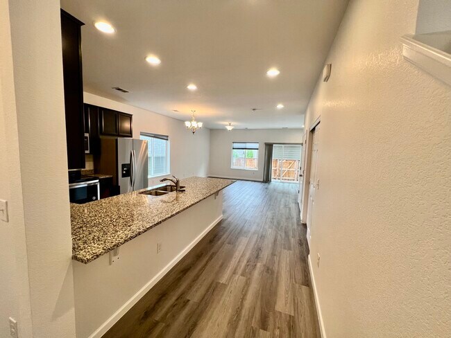 Foto del edificio - 14700 E 104th Ave