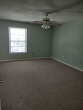 Building Photo - 5516 Lakeshore Dr