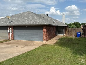 Building Photo - 716-716 Stribling Cir