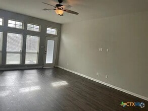 Building Photo - 5317 Othello Dr