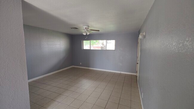 Foto del edificio - 1724 Laurie St